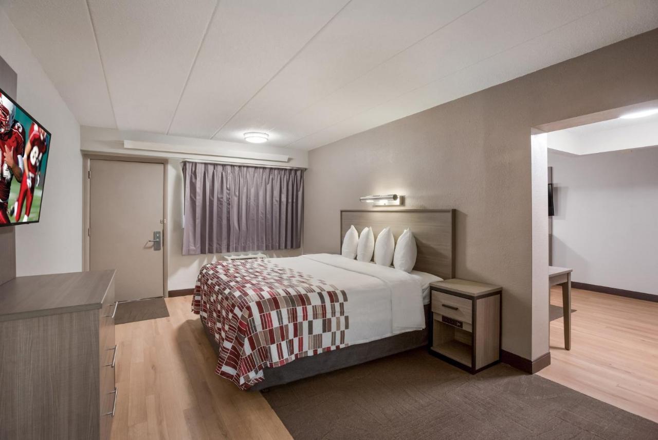 Red Roof Inn Philadelphia - Тревос Экстерьер фото