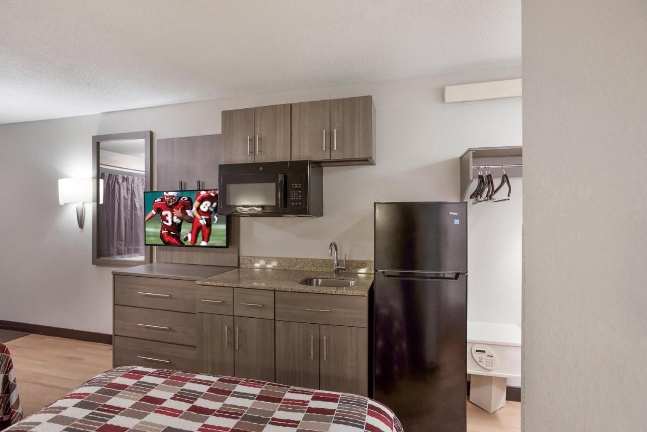 Red Roof Inn Philadelphia - Тревос Экстерьер фото