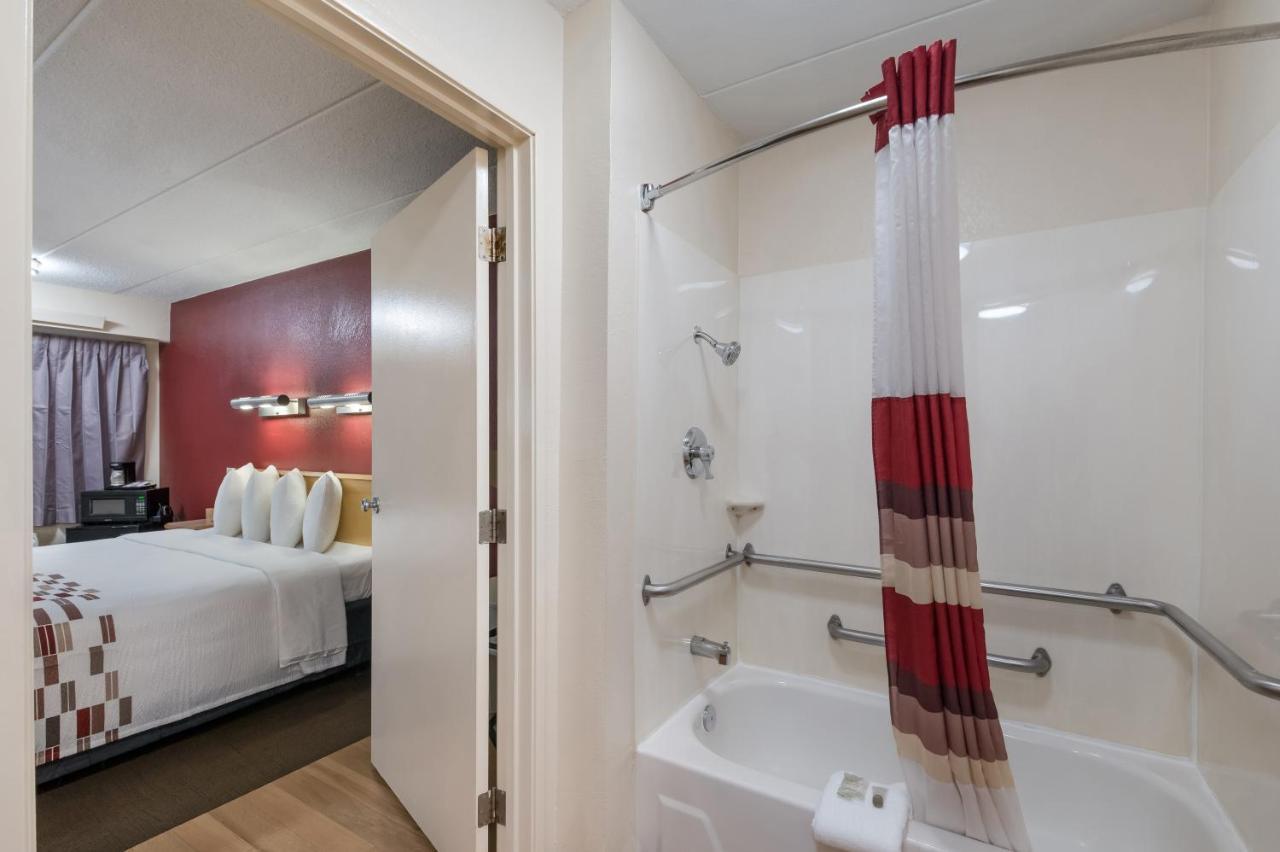 Red Roof Inn Philadelphia - Тревос Экстерьер фото