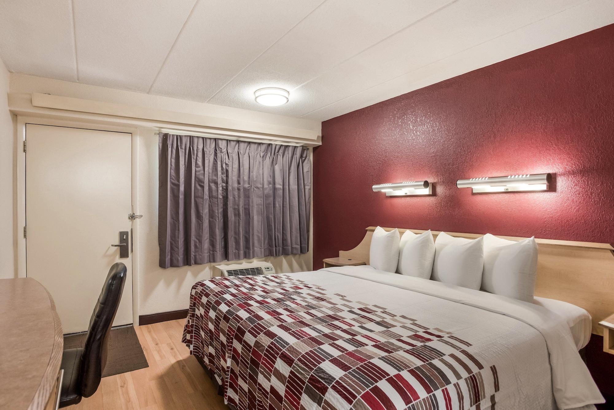 Red Roof Inn Philadelphia - Тревос Экстерьер фото