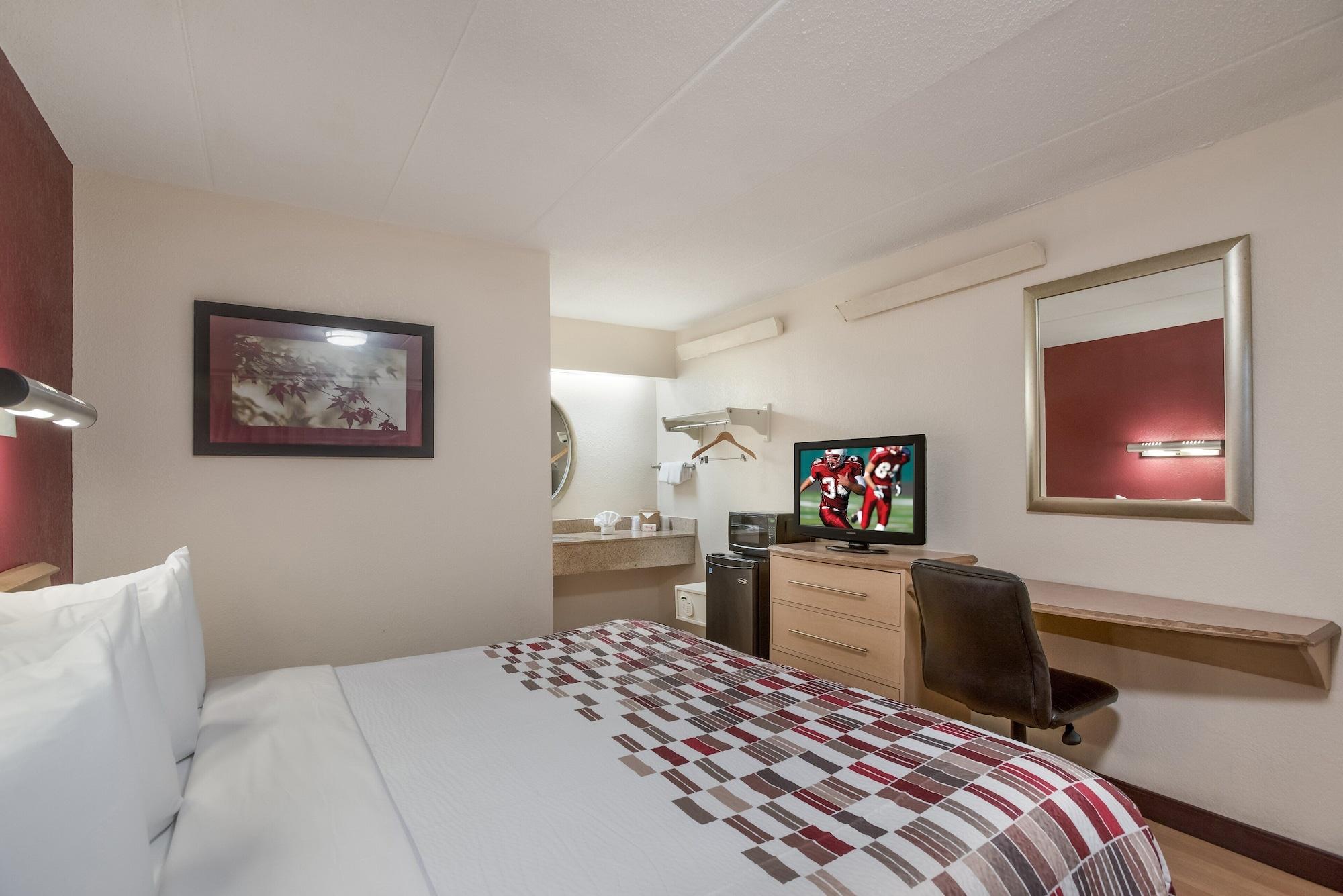 Red Roof Inn Philadelphia - Тревос Экстерьер фото